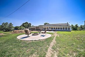 Stunning Oklahoma Home ~ 3 Mi to Spiro Mounds