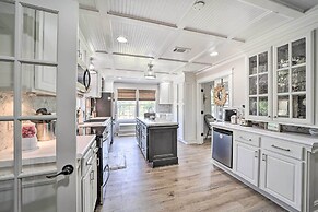 Stunning Oklahoma Home ~ 3 Mi to Spiro Mounds