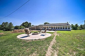 Stunning Oklahoma Home ~ 3 Mi to Spiro Mounds