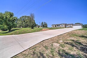 Stunning Oklahoma Home ~ 3 Mi to Spiro Mounds
