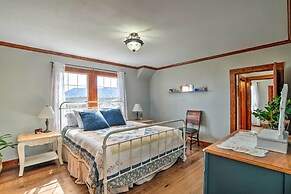 Secluded Bonanza Home w/ Antique Furnishings