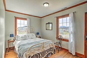 Secluded Bonanza Home w/ Antique Furnishings