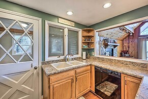 Spacious Franklin Cabin w/ Mountain Views!