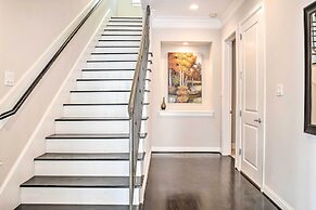 Pet-friendly Houston Townhome, 6 Mi to Dtwn!