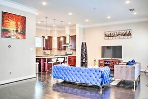 Pet-friendly Houston Townhome, 6 Mi to Dtwn!