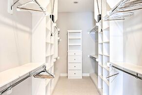 Pet-friendly Houston Townhome, 6 Mi to Dtwn!