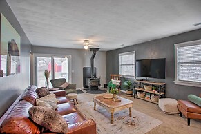 Peaceful Cottage ~ 8 Mi to Downtown Toledo!