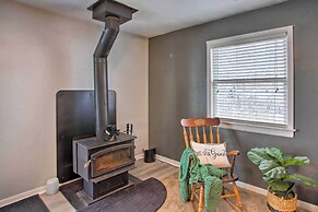 Peaceful Cottage ~ 8 Mi to Downtown Toledo!