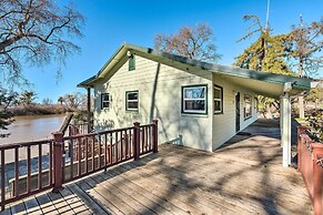 Stunning Nicolaus Getaway on Feather River!