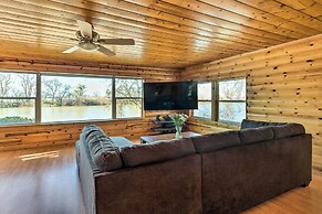 Stunning Nicolaus Getaway on Feather River!