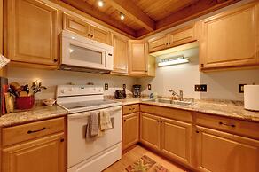 Unique Thornton Townhome: Swim, Ski, & Hike!