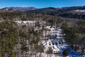 Unique Thornton Townhome: Swim, Ski, & Hike!