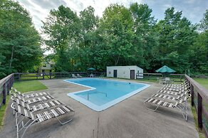 Unique Thornton Townhome: Swim, Ski, & Hike!