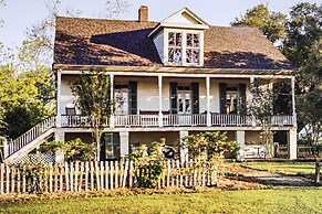 Vintage Louisiana Vacation Rental Home