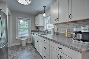 Benton Harbor 'gracie Cottage' w/ Hot Tub + Yard!