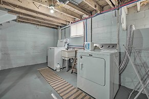 Benton Harbor 'gracie Cottage' w/ Hot Tub + Yard!