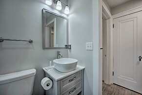 Benton Harbor 'gracie Cottage' w/ Hot Tub + Yard!