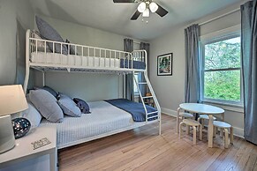 Benton Harbor 'gracie Cottage' w/ Hot Tub + Yard!