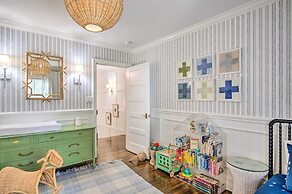 Stunning Charlotte Home: Private Pool!