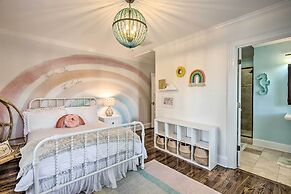 Stunning Charlotte Home: Private Pool!