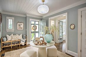 Stunning Charlotte Home: Private Pool!