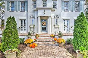 Stunning Charlotte Home: Private Pool!