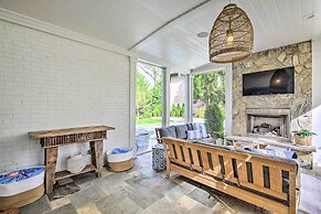 Stunning Charlotte Home: Private Pool!