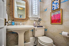 Stunning Charlotte Home: Private Pool!