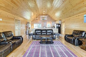 Waterfront Davis Pond Cabin w/ Dock + Kayaks!