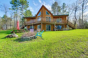 Waterfront Davis Pond Cabin w/ Dock + Kayaks!