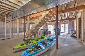 Waterfront Davis Pond Cabin w/ Dock + Kayaks!