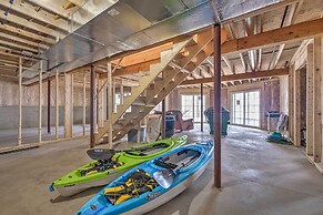 Waterfront Davis Pond Cabin w/ Dock + Kayaks!