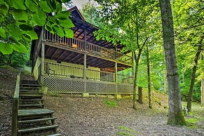Tellico Plains Cabin - 25 Acres, Backyard Creek!