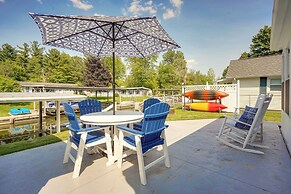 Waterfront Lakeview Cottage w/ Dock & Lift!