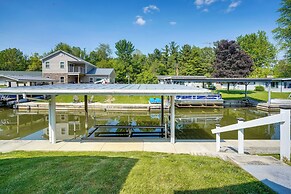 Waterfront Lakeview Cottage w/ Dock & Lift!