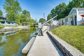 Waterfront Lakeview Cottage w/ Dock & Lift!