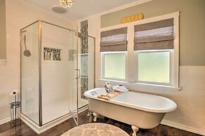 The Old Mccullough Home w/ Rooftop Deck, View