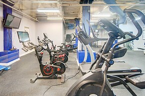 Waterfront Cleveland Apt ~ 1 Mi to Downtown