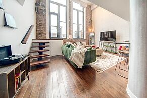 Waterfront Cleveland Apt ~ 1 Mi to Downtown