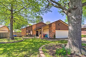 Family-friendly Broken Arrow Retreat w/ Yard!
