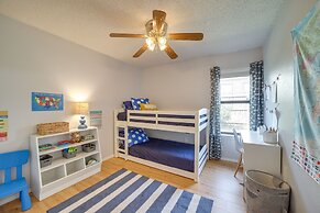 Family-friendly Broken Arrow Retreat w/ Yard!