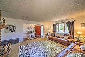 Family-friendly Broken Arrow Retreat w/ Yard!
