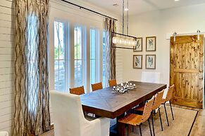 Luxe Lakefront Getaway w/ Porch + Water View!