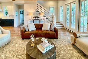 Luxe Lakefront Getaway w/ Porch + Water View!