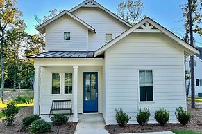 Luxe Lakefront Getaway w/ Porch + Water View!
