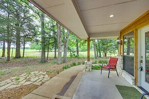 Dog-friendly Wills Point Home w/ Grill on 10 Acres