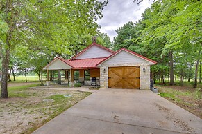 Dog-friendly Wills Point Home w/ Grill on 10 Acres
