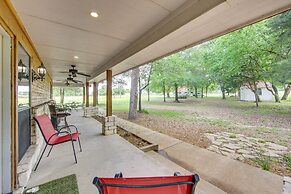 Dog-friendly Wills Point Home w/ Grill on 10 Acres