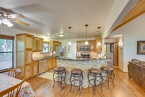 Dog-friendly Wills Point Home w/ Grill on 10 Acres