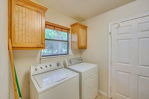 Dog-friendly Wills Point Home w/ Grill on 10 Acres